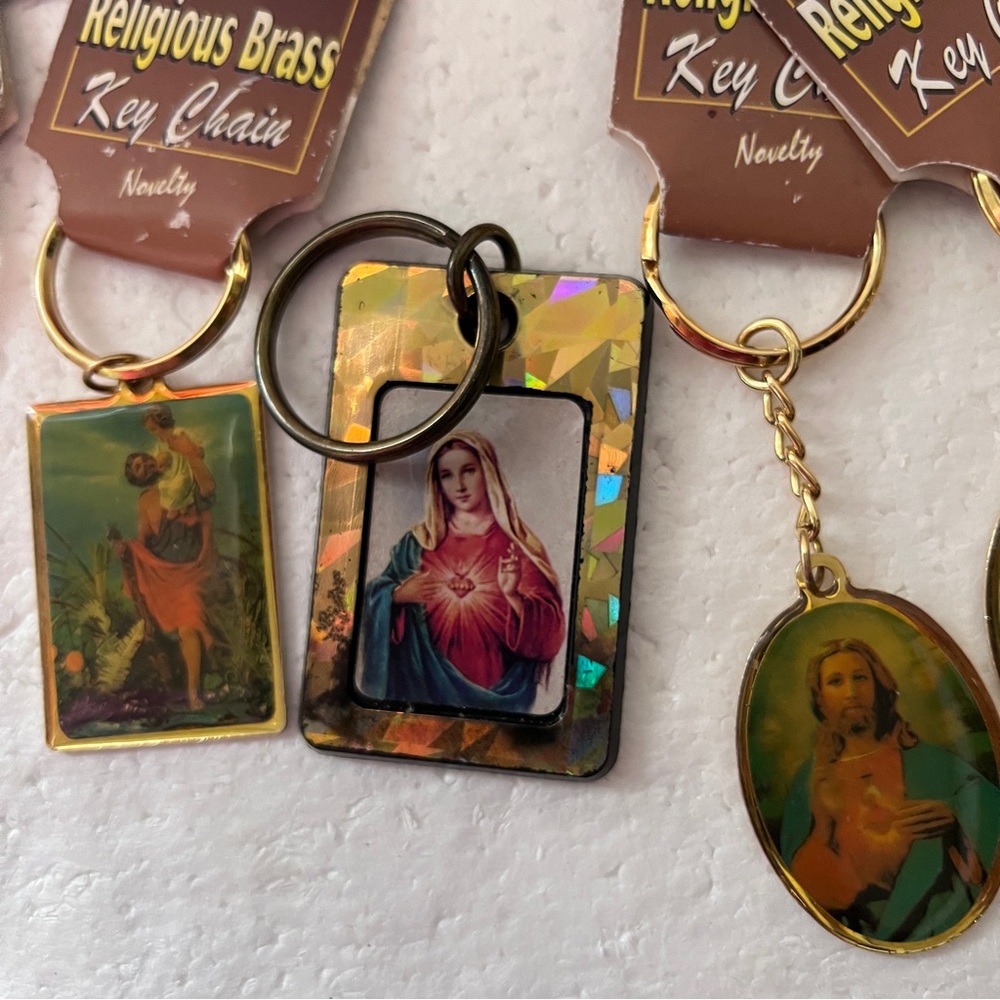 Vintage Catholic Religious Brass Keychains Holographic Novelty Lot - Picture 3 of 5